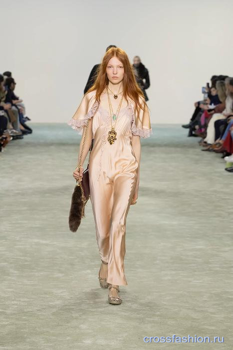 Chloe fall 2025 27