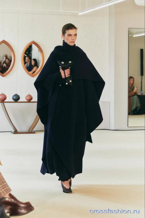 palto Altuzarra fall 2025 1