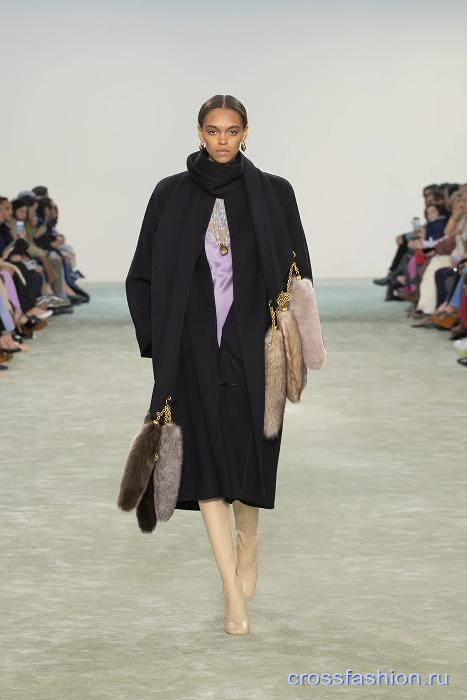 Chloe fall 2025 28