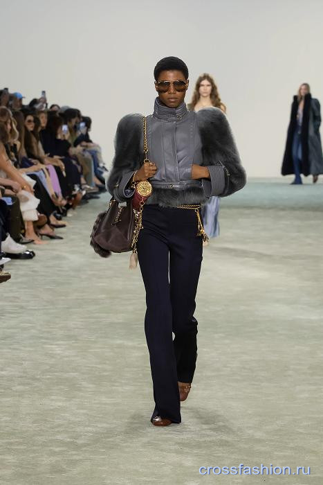 Chloe fall 2025 16
